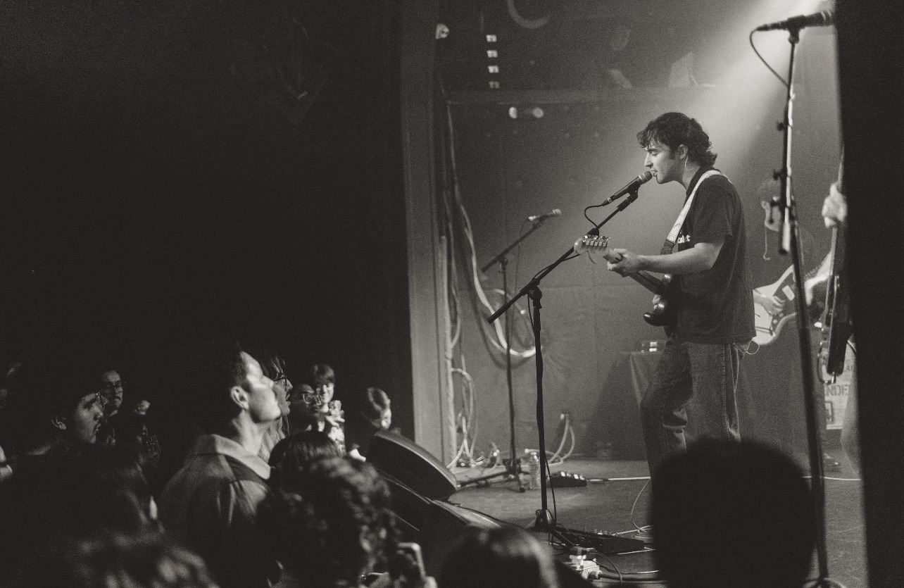 Alfie Templeman, Fills the Teregram Ballroom with Vibrant Melodies